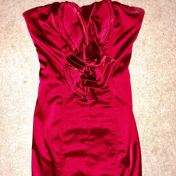 Red form fitting Bebe dress - Picture 1 of 3